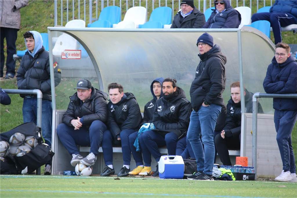 Durch jeweils zwei Tore von Kevin Holz und Elvis Shala setzte sich in der Westfalenliga der SV Wacker Obercastrop mit 4:0 gegen den SV Sodingen durch.
