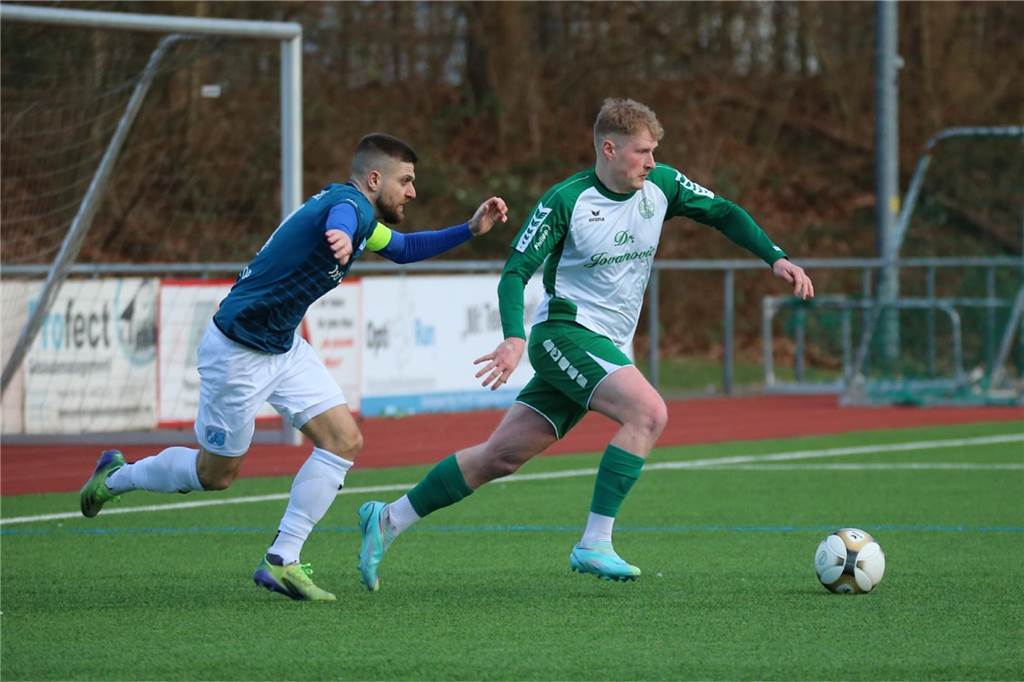 Durch jeweils zwei Tore von Kevin Holz und Elvis Shala setzte sich in der Westfalenliga der SV Wacker Obercastrop mit 4:0 gegen den SV Sodingen durch.
