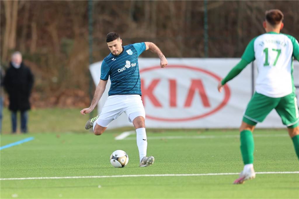 Durch jeweils zwei Tore von Kevin Holz und Elvis Shala setzte sich in der Westfalenliga der SV Wacker Obercastrop mit 4:0 gegen den SV Sodingen durch.