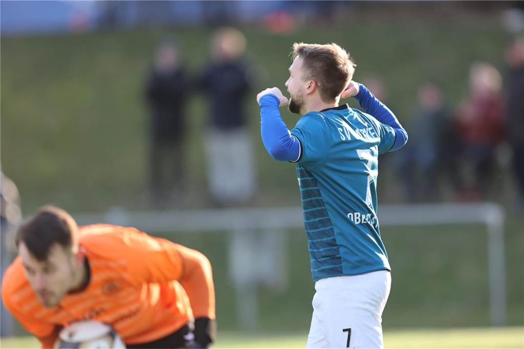 Durch jeweils zwei Tore von Kevin Holz und Elvis Shala setzte sich in der Westfalenliga der SV Wacker Obercastrop mit 4:0 gegen den SV Sodingen durch.