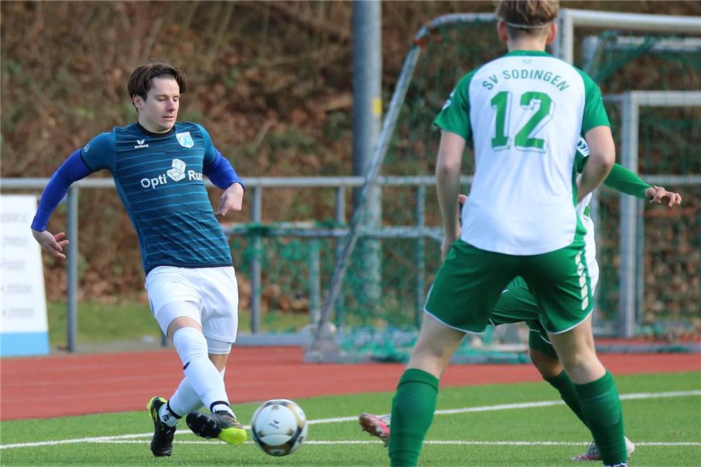 Durch jeweils zwei Tore von Kevin Holz und Elvis Shala setzte sich in der Westfalenliga der SV Wacker Obercastrop mit 4:0 gegen den SV Sodingen durch.