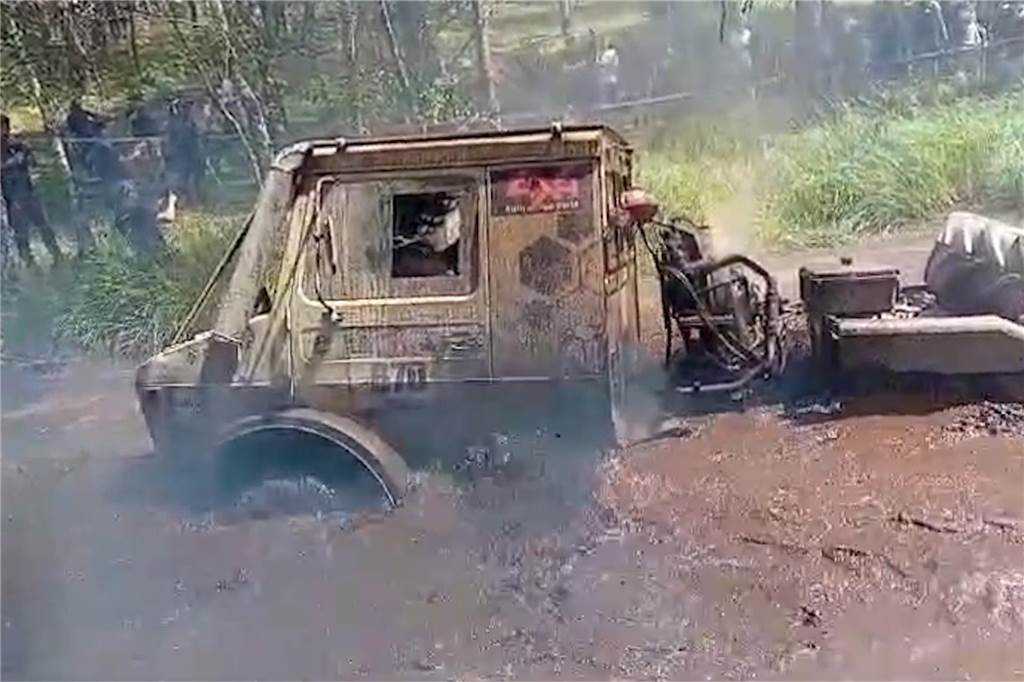 Alfred Wemhoff bei einer Geländerallye mit seinem Unimog.