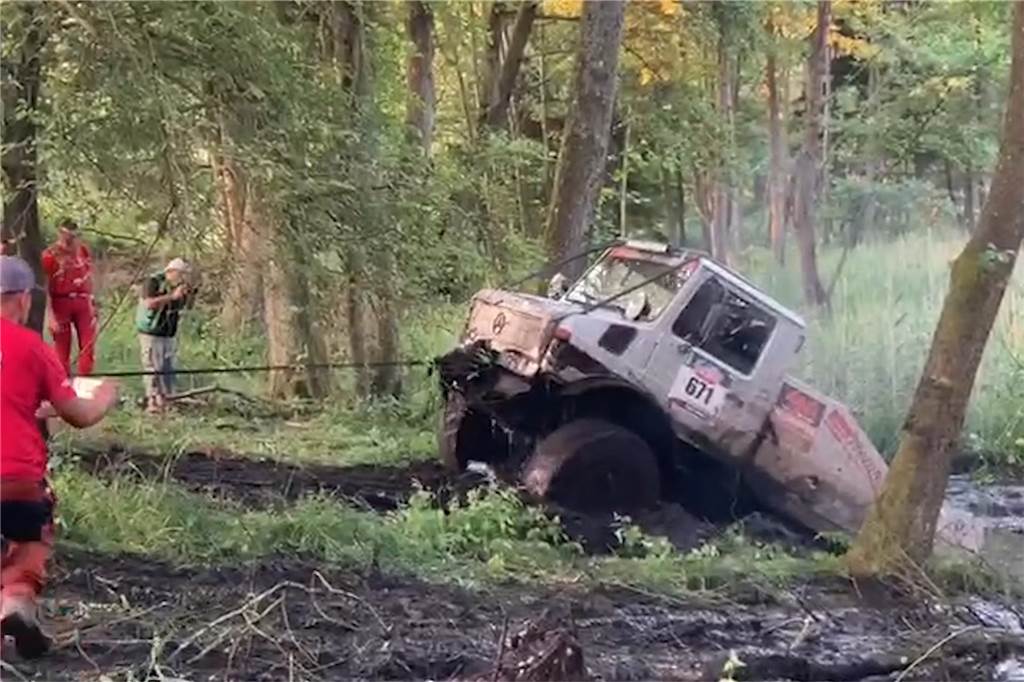 Alfred Wemhoff bei einer Geländerallye mit seinem Unimog.