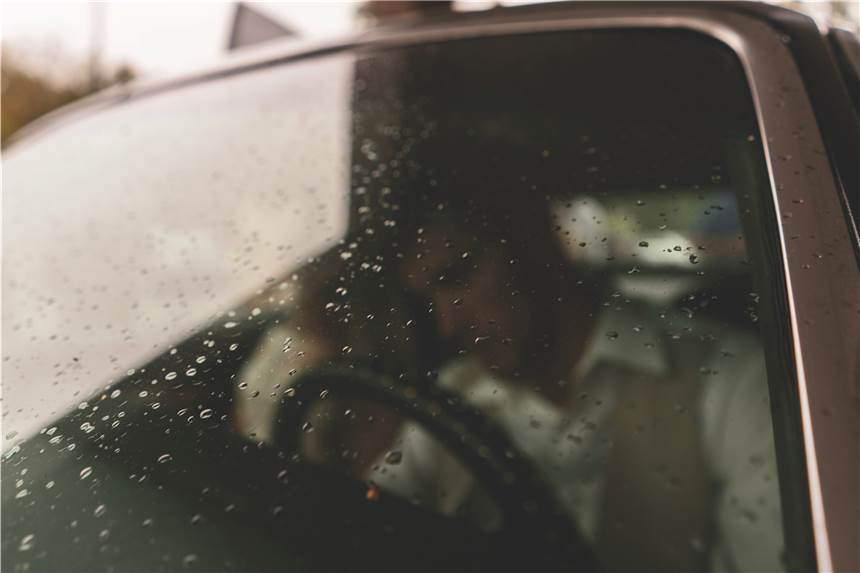 Polizei: Flirten durchs Autofenster sorgte für Staus auf dem Wall Durchs Autofenster sollen einige Dortmunder am Wochenende geflirtet haben - und damit Staus auf dem Wall verursacht haben. (Symbolbild)