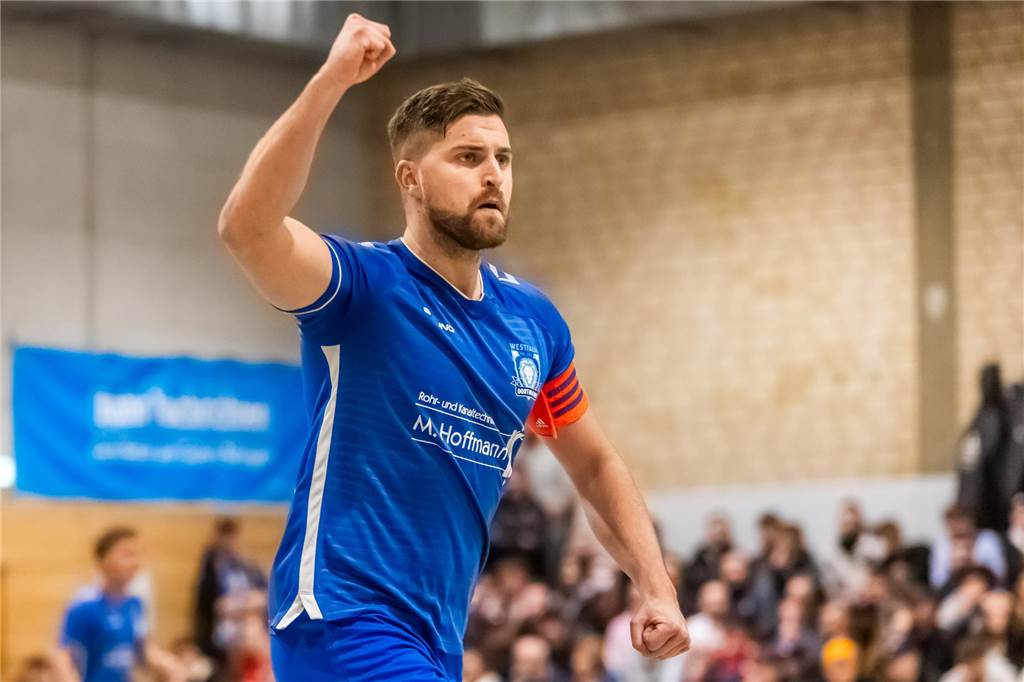 Westfalia Dortmund wird Dritter beim Warsteiner Masters: Dafür nutzt der Klub das Preisgeld Durfte jubeln: Maurice Temme mit Westfalia Dortmund.