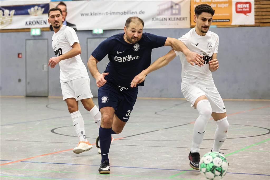 Durmus Aydin (M.) spielte seit seinem Ende bei Türkspor im Sommer 2022 bei Osmanlispor Dortmund.