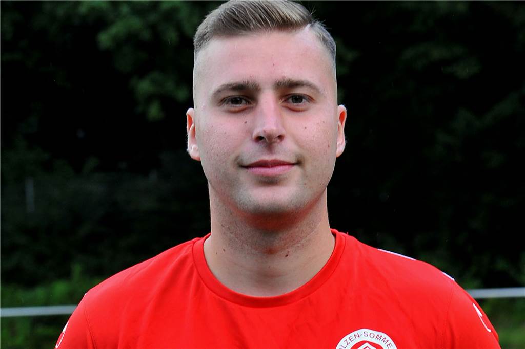 Spitzenduo quält sich zum Sieg - dank eines Torjäger-Comebacks und trotz drei Verletzter Dustin Pfeiffer feierte mit seinem 1:0-Siegtreffer ein gelungenes Comeback nach langer Verletzungspause.