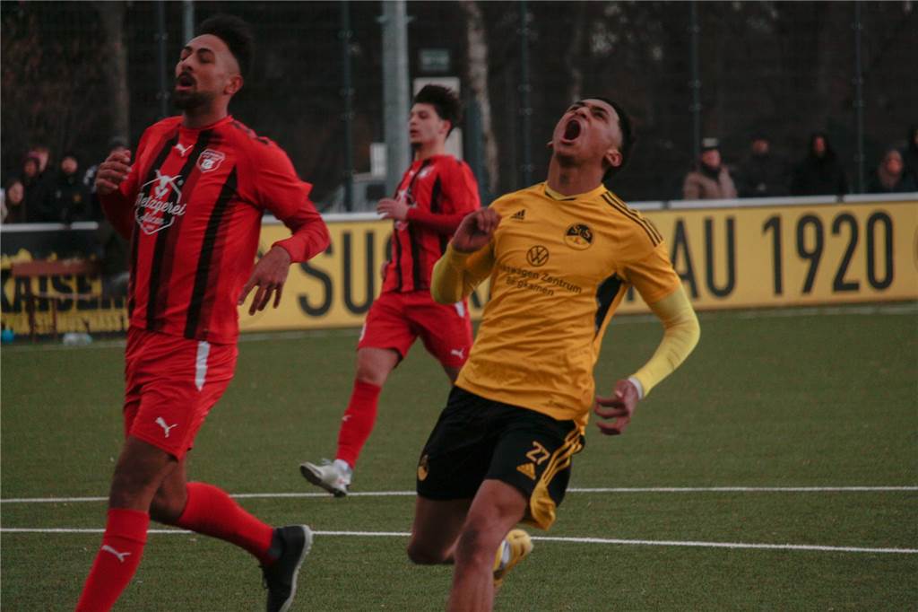 Knock-out in der Nachspielzeit für den SuS Kaiserau Dylan Pires (r.) vergab zwei gute Chancen für den SuS Kaiserau.