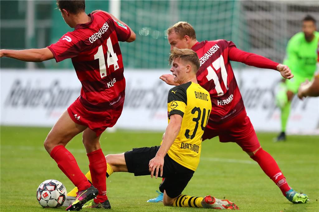 BVB-Mittelfeldspieler Sahin vor Wechsel zu Werder Dzenis Burnic (M.) sammelte zuletzt bei der U23 Spielpraxis.