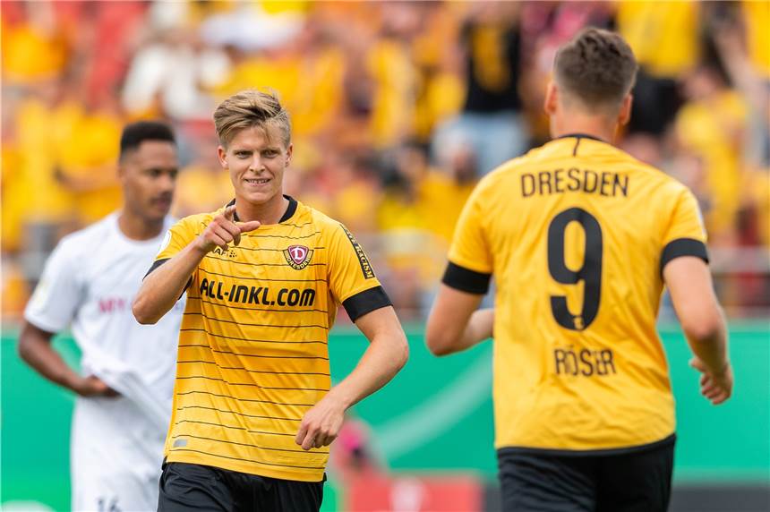Für Dzenis Burnic soll es über die zweite Bundesliga zurück zum BVB gehen Dzenis Burnic sammelt bei Dynamo Dresden Spielpraxis.