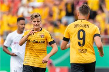 Dzenis Burnic sammelt bei Dynamo Dresden Spielpraxis.