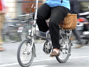 E-Bikes boomen - doch das Risiko eines tödlichen Unfalls ist höher als auf einem normalen Fahrrad. Foto: Tobias Hase