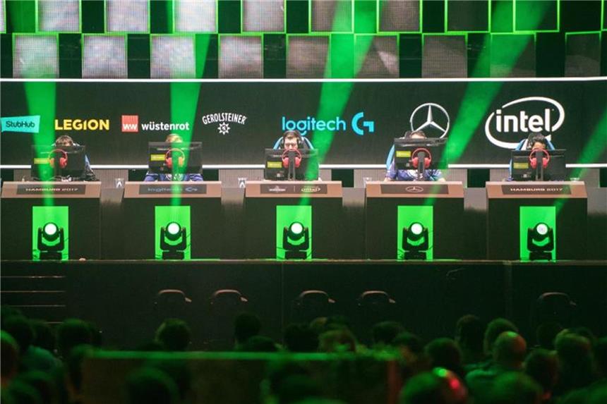 Kontroverses Thema: Ist E-Sport ein Sport? E-Sport-Events gewinnen immer mehr an Bedeutung. Foto: Daniel Bockwoldt
