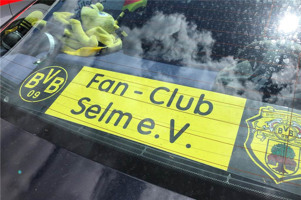 Die Leidensfähigkeit der BVB-Fans: „In guten und schlechten Zeiten“ Echte BVB-Anhänger stehen öffentlich zu ihrem Verein. Ob Krise oder nicht.