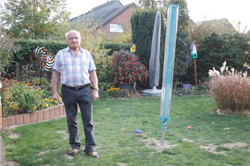 Ärger um Hundekot: Freilaufender Hund verrichtet sein Geschäft ständig im Nachbargarten Eckard Kühne ärgert sich: Seit mehr als zwei Wochen verrichtet ein Hund fast täglich sein Geschäft in seinem Garten. Dabei kommt man in den garnicht so leicht rein.