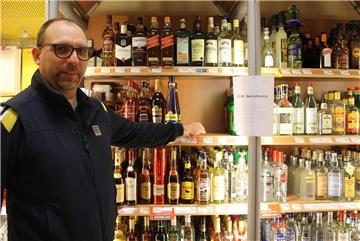 Edeka-Marktleiter Holger Beyer musste sich erneut mit Schnapsdieben auseinandersetzen.
