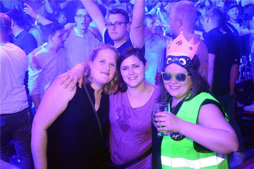 Egal in welchem Zelt und zu welcher Uhrzeit: Zum großen Karpaten Finale (6. Mai) waren alle Tanzflächen voll. Damit ist die Saison jetzt zwar zu Ende, doch die Vorfreude auf das nächste Jahr wächst bereits.