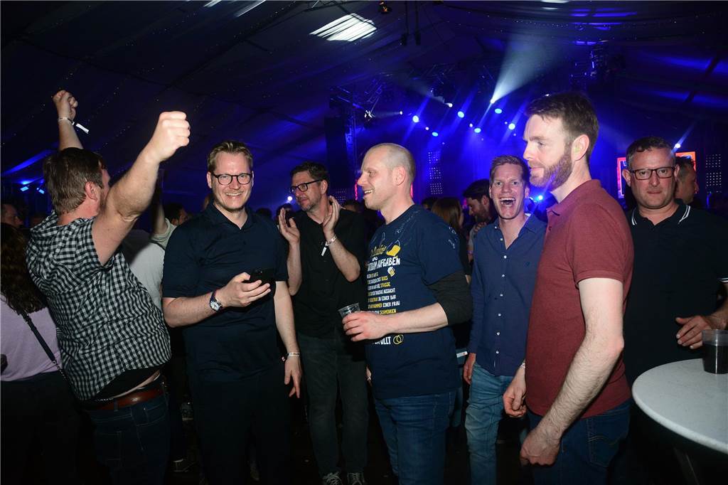 Egal in welchem Zelt und zu welcher Uhrzeit: Zum großen Karpaten Finale (6. Mai) waren alle Tanzflächen voll. Damit ist die Saison jetzt zwar zu Ende, doch die Vorfreude auf das nächste Jahr wächst bereits.