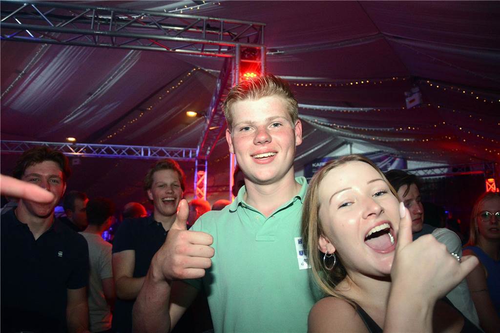 Egal in welchem Zelt und zu welcher Uhrzeit: Zum großen Karpaten Finale (6. Mai) waren alle Tanzflächen voll. Damit ist die Saison jetzt zwar zu Ende, doch die Vorfreude auf das nächste Jahr wächst bereits.