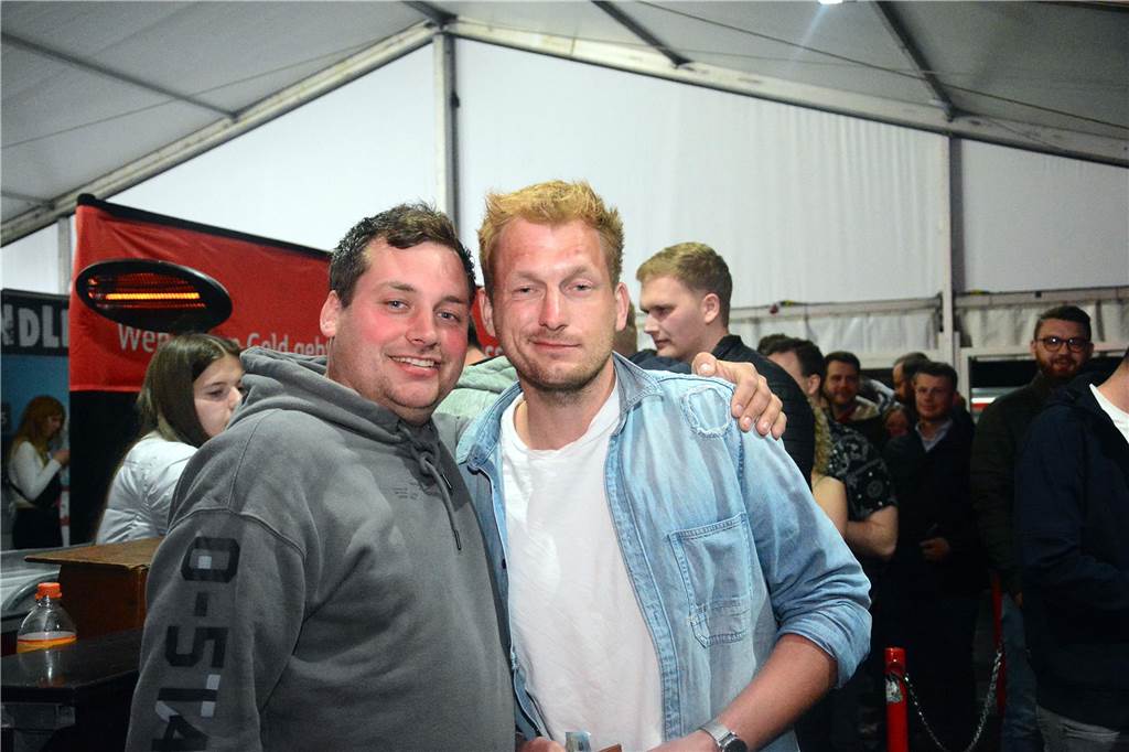 Egal in welchem Zelt und zu welcher Uhrzeit: Zum großen Karpaten Finale (6. Mai) waren alle Tanzflächen voll. Damit ist die Saison jetzt zwar zu Ende, doch die Vorfreude auf das nächste Jahr wächst bereits.