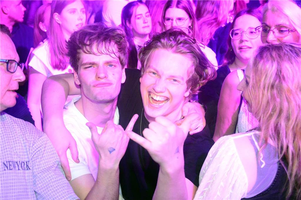 Egal ob auf der Live-Stage, der Schatzi-Bar oder der Festival-Stage – Bei Karpatens "Nacht der Nächte" wurde in allen Zelten ausgiebig gefeiert und getanzt.