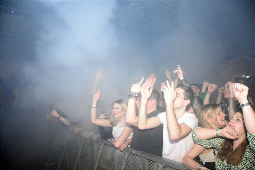 Egal ob auf der Live-Stage, der Schatzi-Bar oder der Festival-Stage – Bei Karpatens "Nacht der Nächte" wurde in allen Zelten ausgiebig gefeiert und getanzt.