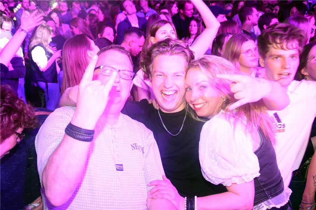 Egal ob auf der Live-Stage, der Schatzi-Bar oder der Festival-Stage – Bei Karpatens "Nacht der Nächte" wurde in allen Zelten ausgiebig gefeiert und getanzt.