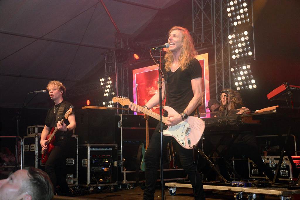 Egal ob auf der Live-Stage, der Schatzi-Bar oder der Festival-Stage – Bei Karpatens "Nacht der Nächte" wurde in allen Zelten ausgiebig gefeiert und getanzt.