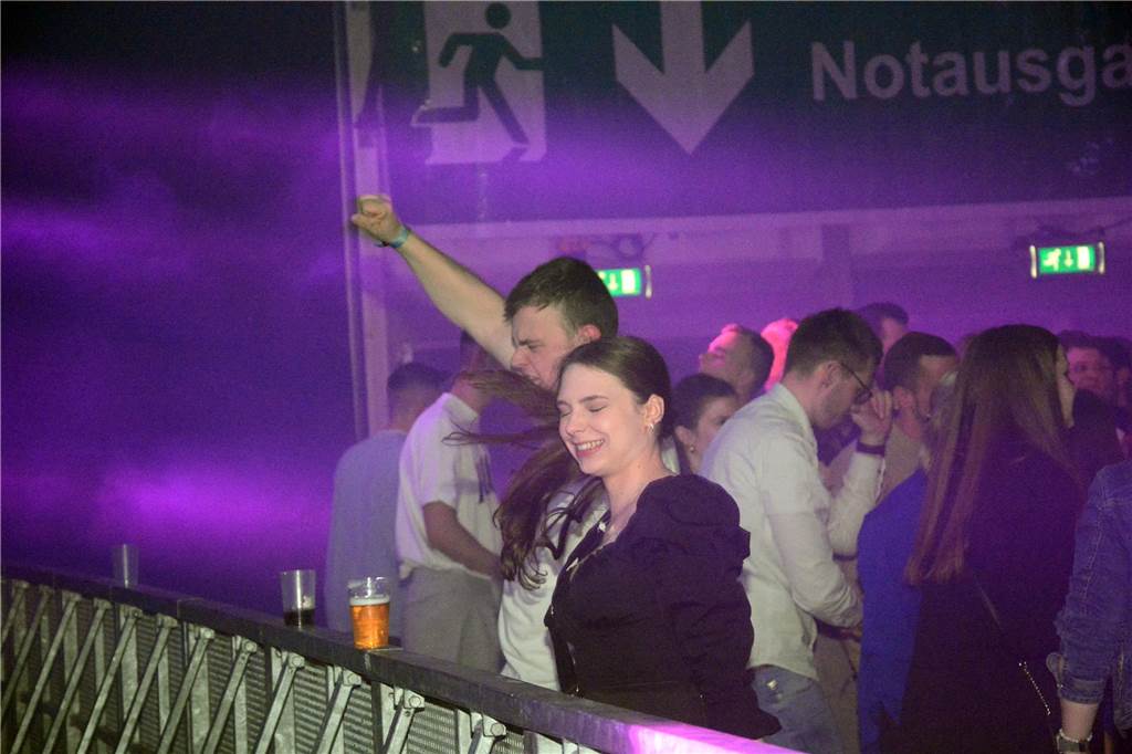 Egal ob auf der Live-Stage, der Schatzi-Bar oder der Festival-Stage – Bei Karpatens "Nacht der Nächte" wurde in allen Zelten ausgiebig gefeiert und getanzt.