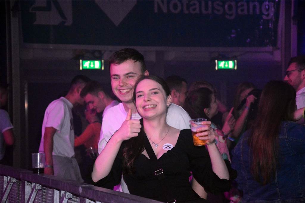 Egal ob auf der Live-Stage, der Schatzi-Bar oder der Festival-Stage – Bei Karpatens "Nacht der Nächte" wurde in allen Zelten ausgiebig gefeiert und getanzt.