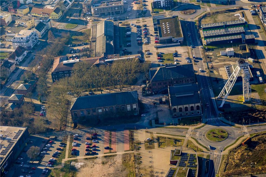 Ehemalige Schachtanlage Fürst Leopold. Förderturm mit Kohenmischhalle.