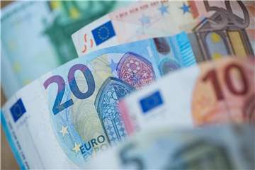 Ehrenamtlich tätige Menschen müssen auf kleine Entgelte keine Steuer bezahlen. Das hat der Europäische Gerichtshof entschieden. Foto: Daniel Karmann