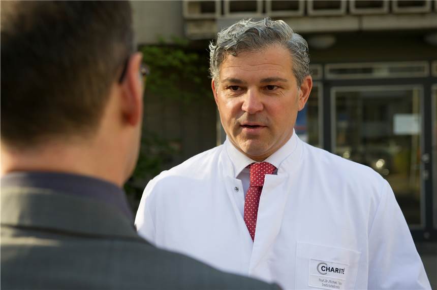 Gerichtsmediziner Tsokos aus Münster-Tatort geschnitten: „Wo fängt Zensur an?“ Eigentlich sollte der Berliner Gerichtsmediziner Michael Tsokos (54) im Münster-„Tatort“ eine Gastrolle spielen.