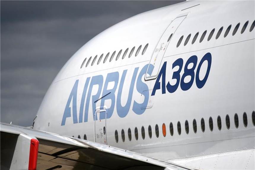 Thomas Cook leiht sich Riesen-Airbus für Mittelmeer-Flüge Eigentlich wird er nur für Langstreckenflüge eingesetzt der Airbus A380. Diese Woche brachte er jedoch für Thomas Cook auch Touristen von Skandinavien nach Zypern und Mallorca. Foto: Andrew Matthews/PA Wire