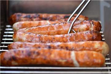 Eigentlich wollten die Männer aus Kamen und Bergkamen nur gemeinsam grillen, doch der Abend in Streit und Gewalt aus. (Symbolbild)