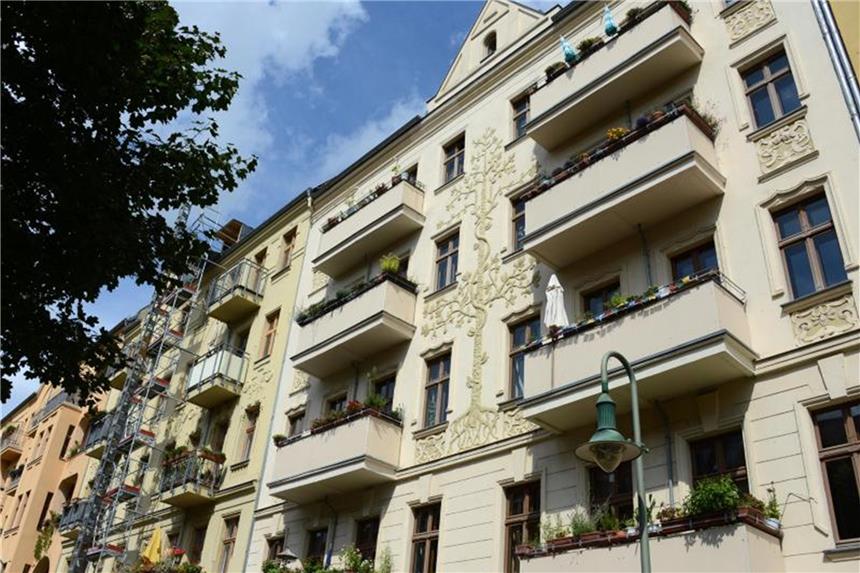 Eigentümer einer Dachgeschosswohnung können von einer Sonderumlage ausgeschlossen sein, wenn die Immobilie noch nicht ausgebaut wurde. Das zeigt ein Urteil aus Berlin. Foto: Jens Kalaene
