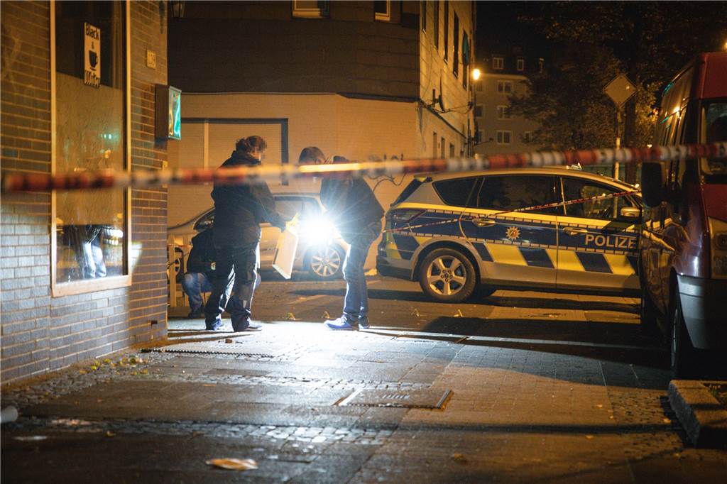 Gewalttaten in der Nordstadt häufen sich: Fünf Angriffe mit Stichwaffen in einer Woche Ein 19-Jähriger wurde am Samstagabend (22.10.) an der Scheffelstraße in Dortmunds Nordstadt mit einem Messer lebensgefährlich verletzt.