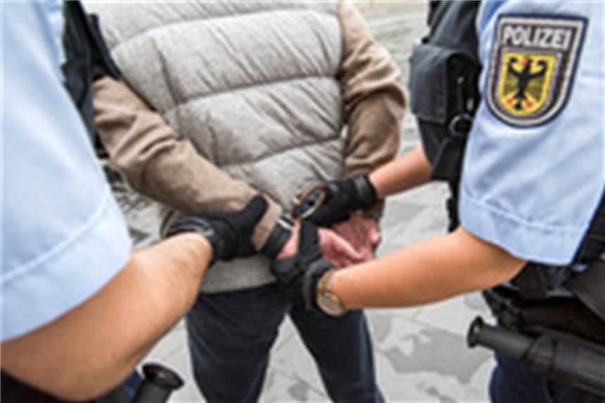 Streit auf Spielplatz: Dorstener (20) wegen versuchten Totschlags festgenommen Ein 20-jähriger Dorstener wurde wegen versuchten Totschlags festgenommen (Symbolbild)