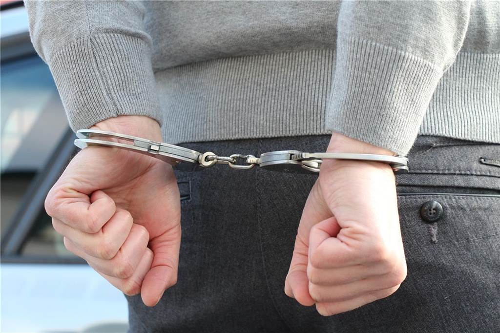 Betrugsmasche mit Kochtopf: Polizei Coesfeld meldet Erfolg Ein 23-Jähriger aus Coesfeld wurde wegen des Verdachts des Betruges festgenommen.