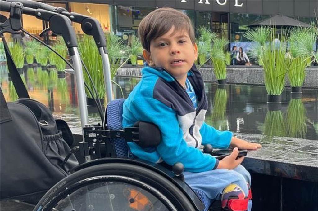 „Erfolgserlebnis“ gibt Arzu Ciftci und krankem Sohn Seyyid (8) Kraft Seyyid sitzt im Rollstuhl