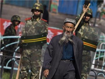 Ein Angehöriger der uigurischen Minderheit in China. Foto: Diego Azubel/Archiv