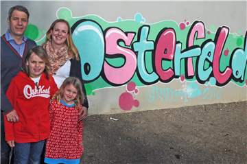 Ein Ankerpunkt für Familie Schneider im Geistviertel: Die Osterfeld-Grundschule, die momentan Sohn Justus (9) besucht.