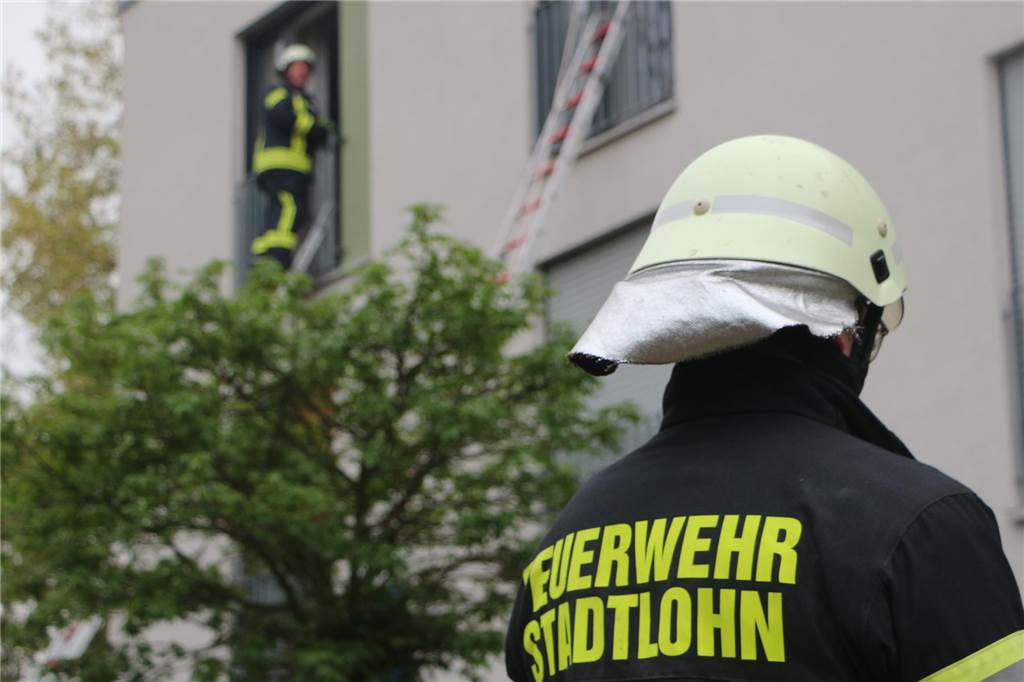 Ein anspruchsvolles Szenario stellte sich den Einsatzkräften an der Wohnanlage für ambulant betreutes Wohnen. 