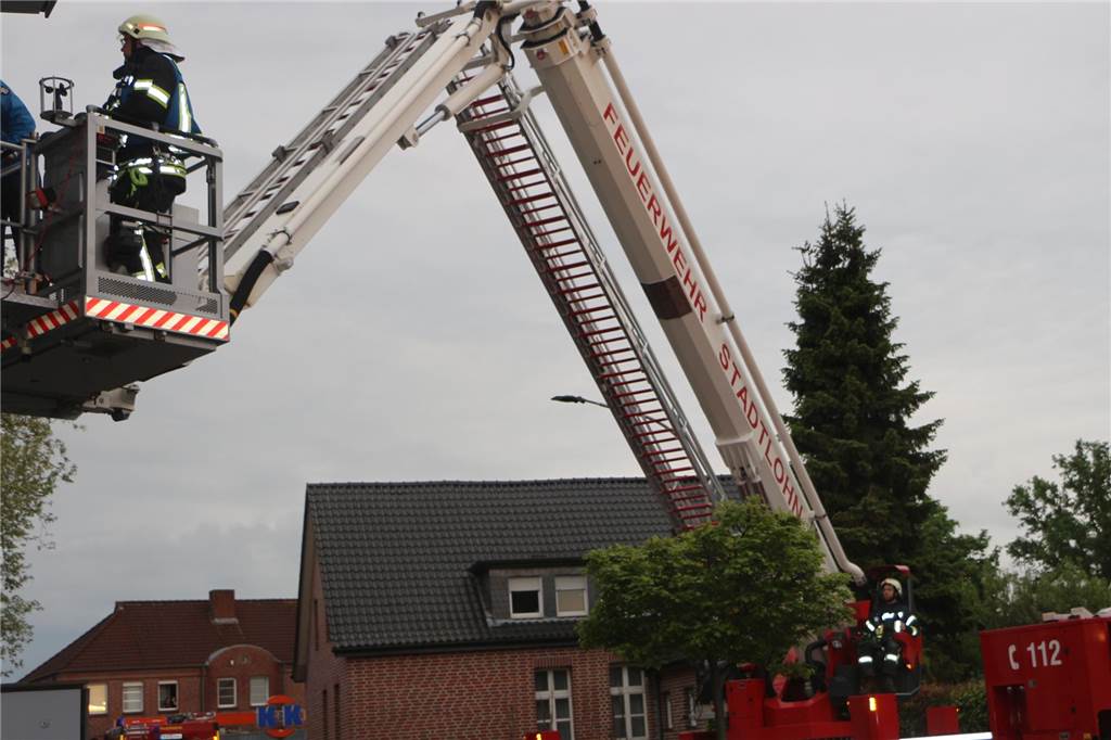 Ein anspruchsvolles Szenario stellte sich den Einsatzkräften an der Wohnanlage für ambulant betreutes Wohnen. 
