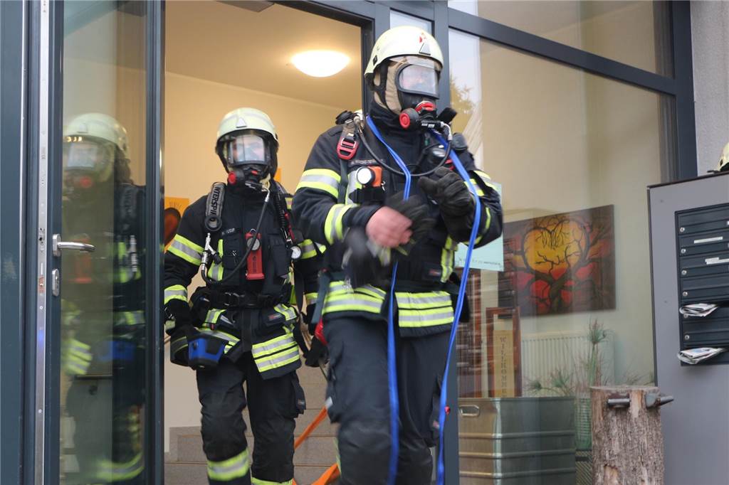 Ein anspruchsvolles Szenario stellte sich den Einsatzkräften an der Wohnanlage für ambulant betreutes Wohnen. 