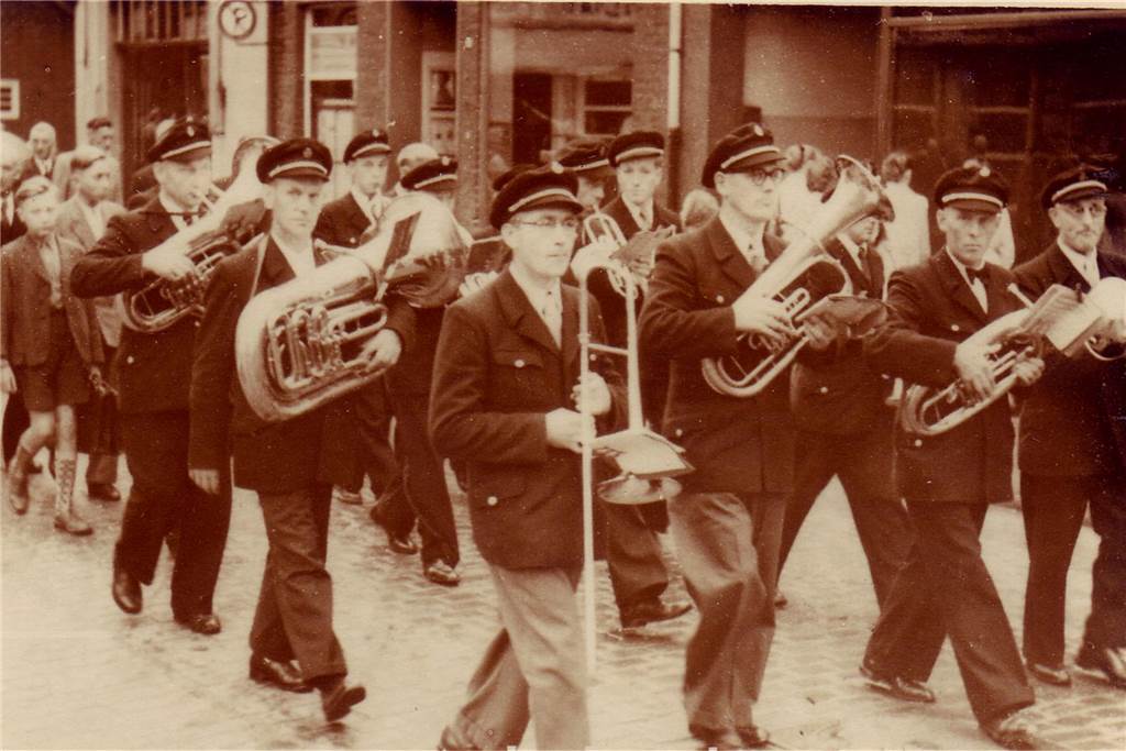 100 Jahre Musikverein Nienborg: die Entstehungsgeschichte mit gutem Omen. Ein Archivbild des Musikvereins Nienborg aus dem Jahr 1954.
