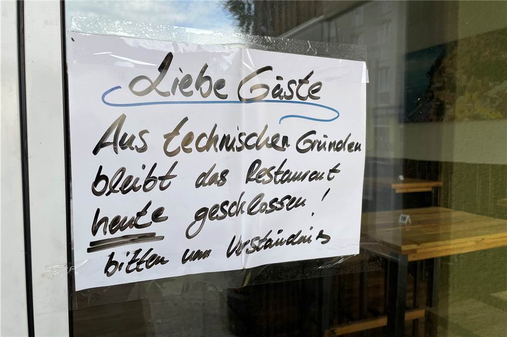 Traum von eigenem Restaurant wurde für Oliver Hemmerle (50) zum Alptraum Der Zettel im Schaufenster des Restaurants, der auf die Schließung hinweist