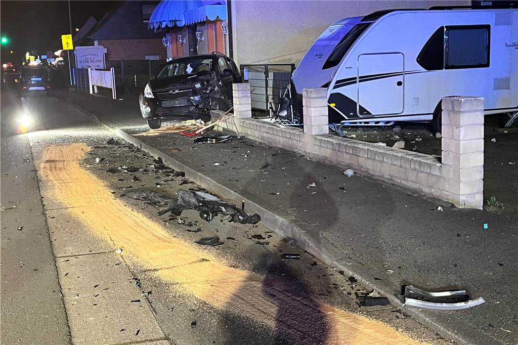 Verfolgungsjagd durch Kamen und Bergkamen Demolierte Fahrzeuge sind die Überbleibsel einer wilden Fahrt durch Bergkamen.