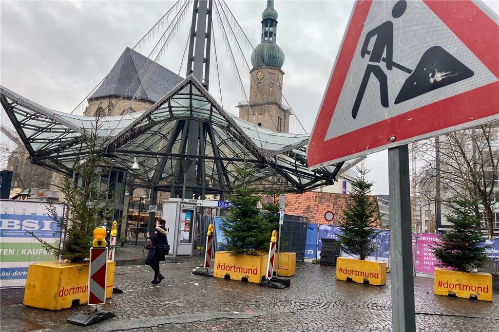 Rathaus, Bahnhof, Kampstraße: die zehn wichtigsten Dortmunder Bauprojekte Ein Baustopp am Reinoldipylon verzögert zurzeit den Weiterbau am Boulevard Kampstraße.