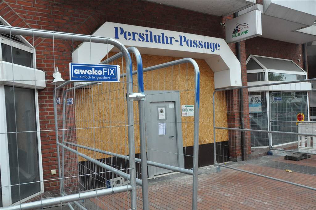 Umbau der Lüner Persiluhr-Passage beginnt: Projekt soll City aufwerten Ein Bauzaun kündet den Umbau der Persiluhr-Passage an: Haupteingang bleibt die Münsterstraße, ein zweiter wird an der Gartenstraße sein.
